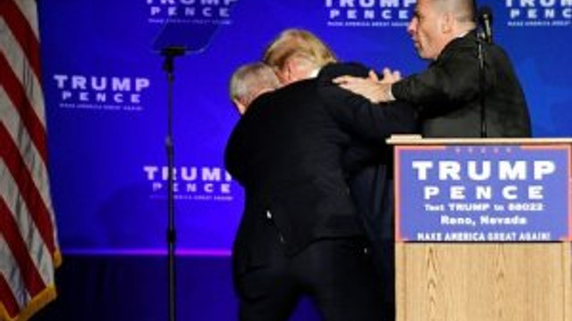 Trump kürsüden indirildi !