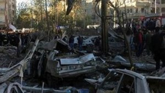 Diyarbakır saldırısında 10 gözaltı