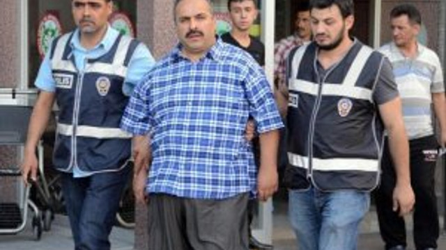 "Etek diyeceksin dese etek giyer gezerim"
