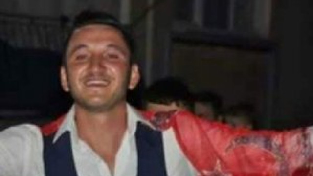 Baba oğlunu arabayla ezdi !
