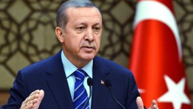 Cumhurbaşkanı Erdoğan şehit kaymakın tabutunu taşıdı.