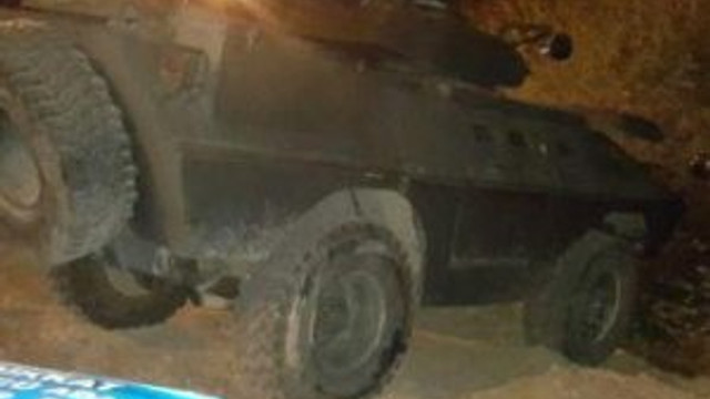 Zırhlı aracın geçişi sırasında patlama: 2 polis yaralı