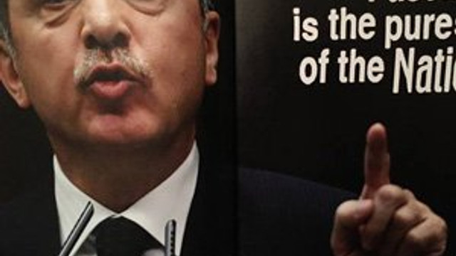 Hadlerini iyice aştılar: Erdoğan'a bir alçak saldırı daha !