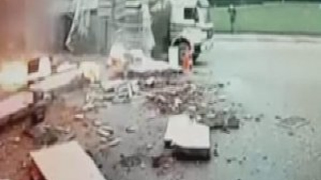 Sultanbeyli'de patlama anı kamerada
