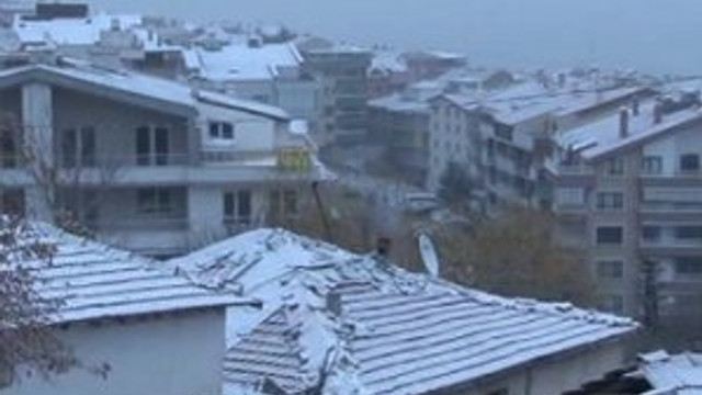Ankara güne karla başladı