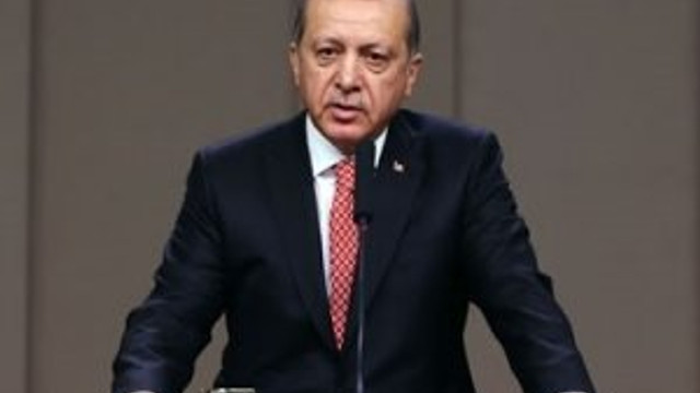 Erdoğan, Pakistan Meclisi'nde konuşurken ortalık yıkıldı