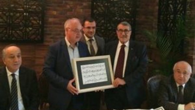 Abdülkadir Aksu ve Cemil Çiçek 'bölücü mü'' olacak ?