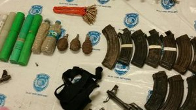 Van'daki operasyonda orduya yetecek silah ele geçirildi