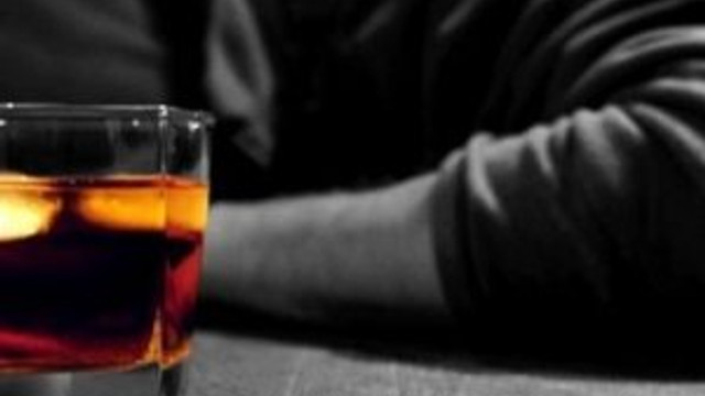 Alkolü fazla kaçıran vekiller kovuldu