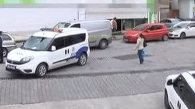 Yardım etmek için arabasına aldı soyuldu !