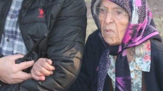 90'lık ninenin 480 bin lirasını dolandırdılar
