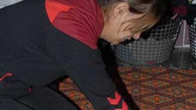 Eşi kuma getirdi, öz babası bıçakladı !