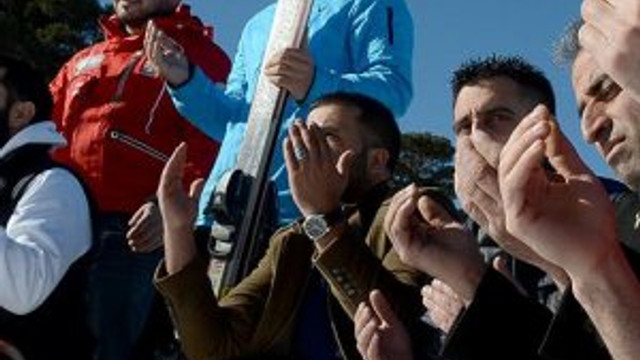 Kayakçılar ve otelciler "kar duası" yaptı