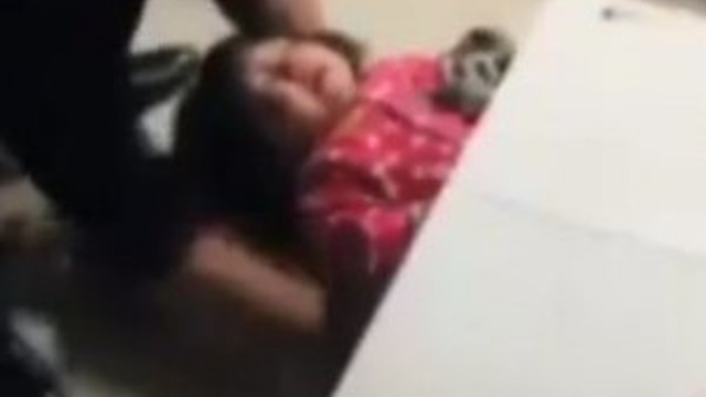 2 yaşındaki kız çamaşır makinesine sıkıştı