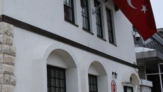 Kosova'daki Türk başkonsolosluğuna alçak saldırı