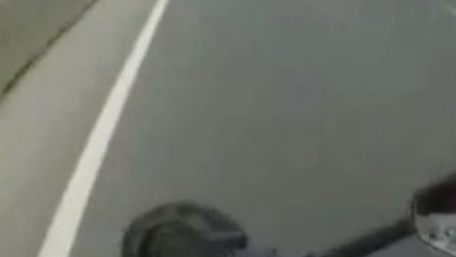 Motosiklet kazası saniye saniye kamerada