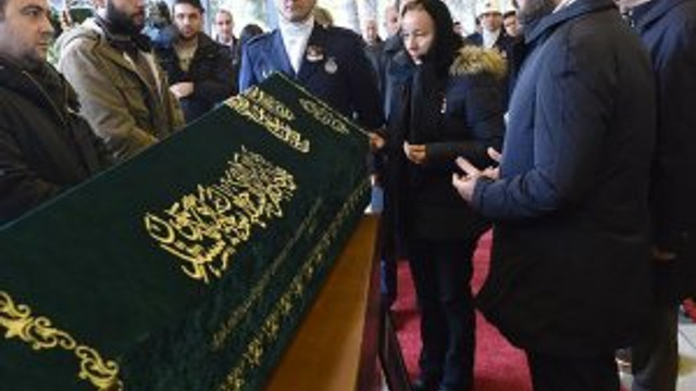 ''Acımız büyük, Türkiye büyük bir değerini yitirdi''