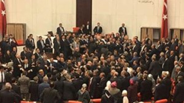 Anayasada 3 madde daha kabul edildi