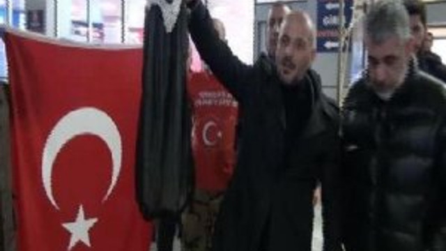 Ataturk Havalimani Nda Kurdistan Bayragi Eylemi Sanal Basin