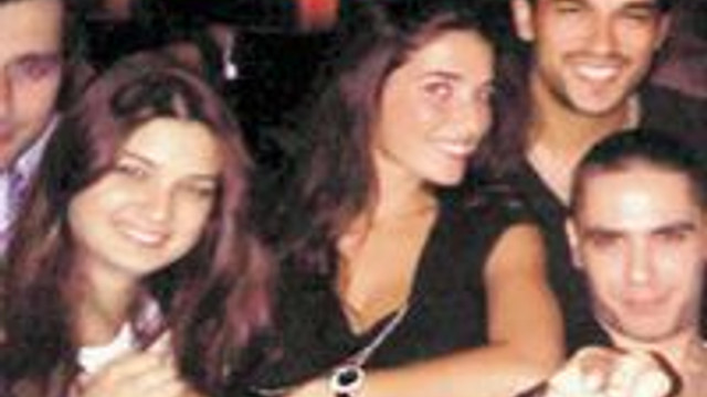 Kucuk Sirlar Ortaya Cikti Magazin