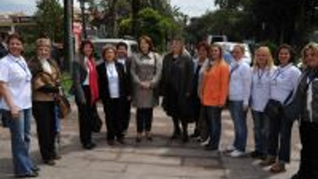 Antalya Da Polis Eslerinden Kermes Guncel