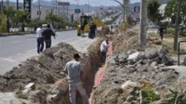 Elektrik Hatlari Yeraltina Aliniyor Guncel