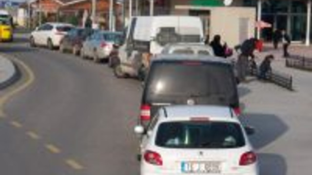 Feribot Iskelesi Civarinda Park Edenlere Ceza Yazilacak Guncel