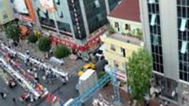 Burada Oturanlar Yasadi Emlak