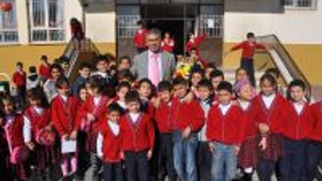 Sahinbey Ilkogretim Okulu Akilli Tahtaya Kavustu Guncel