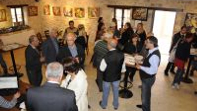 Kuşadalı Pıcasso Halil Koçyiğit Resim Sergisi Açtı