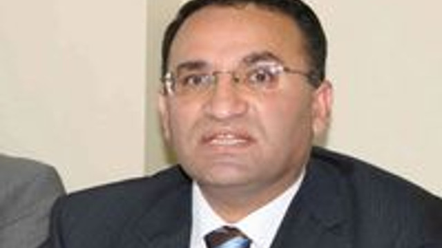 Bekir Bozdağ'a hakaret tweetleri !