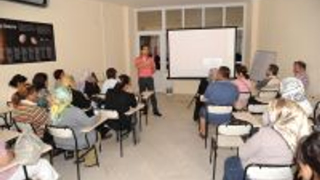 Anne Baba Okulu Eğitim Seminerleri Devam Ediyor