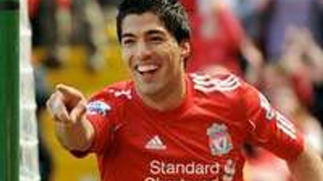 Suarez Liverpool'u uçurdu