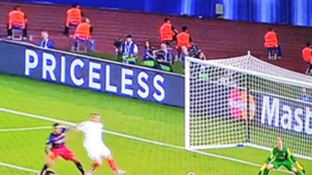 Barcelona Macinda Kurdistan Bayragi Futbol