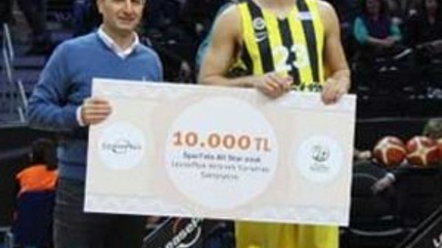 Yetenek Yarışması'nı Berk Uğurlu kazandı