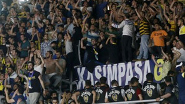 Fenerbahçe taraftarından Aziz Yıldırım'a şok