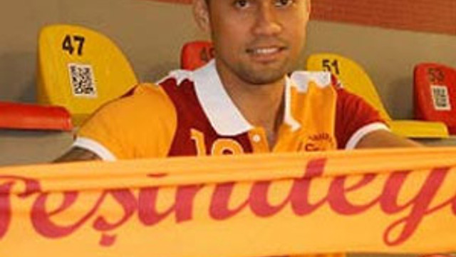 Galatasaray Tuia ile anlaştı