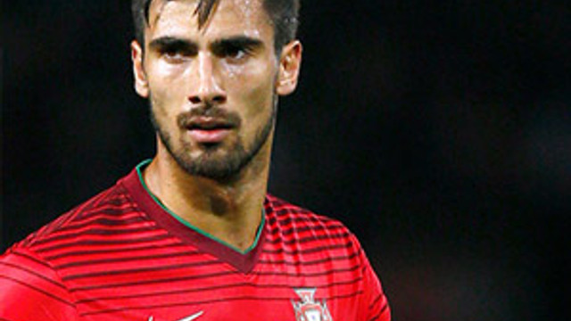 Barcelona, Andre Gomes'i resmen açıkladı
