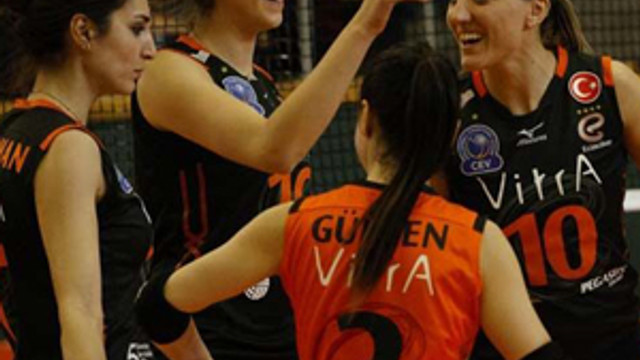 Eczacıbaşı yarı finalde !