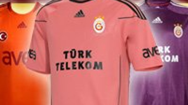 Galatasaray Show Tv Reklamli Nostalji Forma Haliyle Yipranma Izi Var Pera Mezat