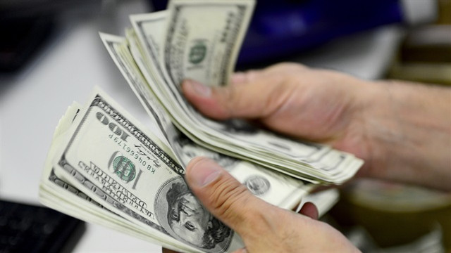 Dolar baş döndürüyor ! Yine alev aldı