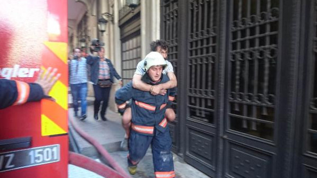 Beyoğlu'nda korkutan yangın