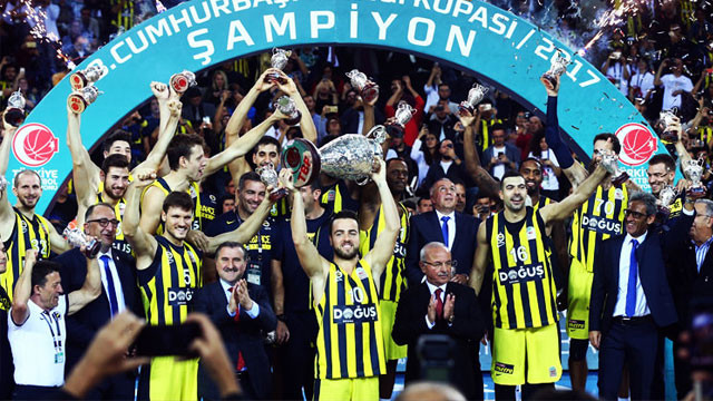 'Sen olsan bari' şarkısı Fenerbahçelileri çıldırttı