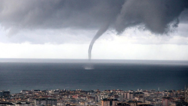 Antalya'yı hortum vurdu: Çok sayıda yaralı var