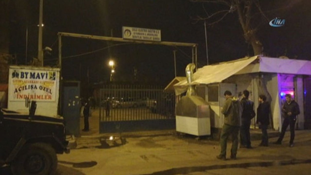 Diyarbakır'de DEDAŞ şubesine patlayıcılı saldırı !