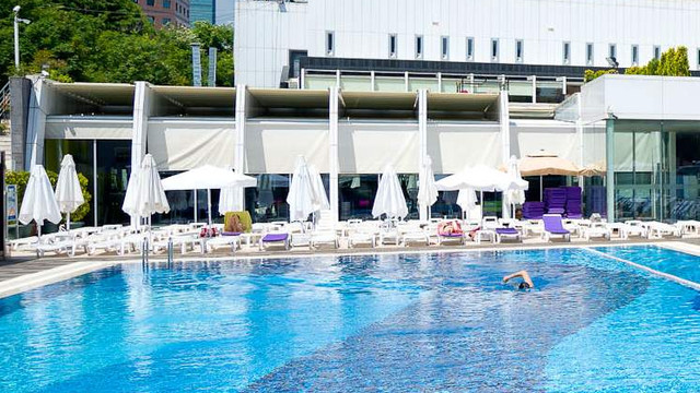 İstanbul'da AK Partili belediye açık havuzu yasakladı