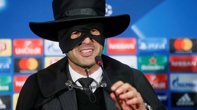 Shakhtar'ın hocası Zorro kıyafeti giydi !