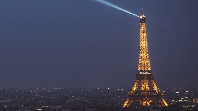 Paris saldırısıyla ilgili aranan kişi teslim oldu