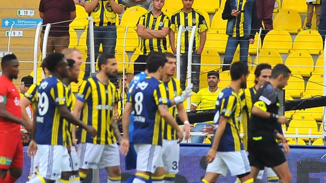 Top ayağına her geldiğinde yuhalandı !