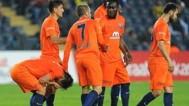 Emre Belözoğlu gözyaşlarını tutamadı